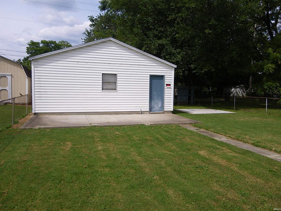 2nd image of 218 E Missouri St