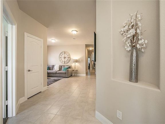3rd image of 3921 Shadewell St