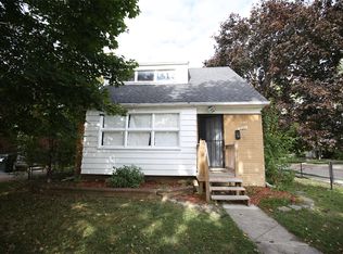 19257 Kelly Rd, Harper Woods, MI 48225