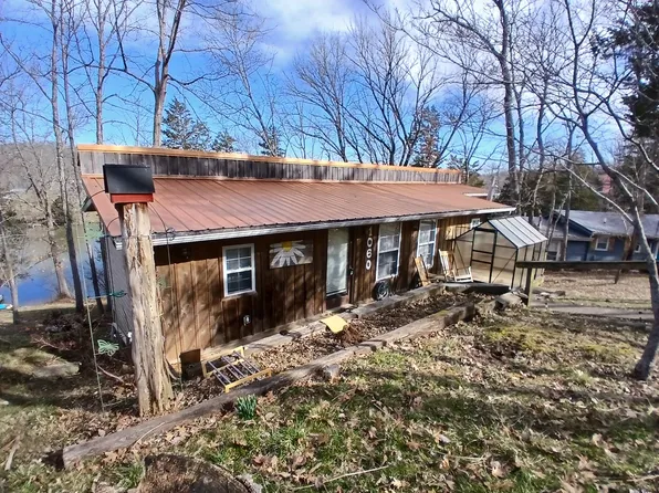 1060 S Lakeshore Dr, Lawrenceburg, KY 40342