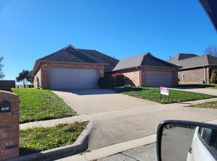 1430 W Sackett St, Springfield, MO 65807