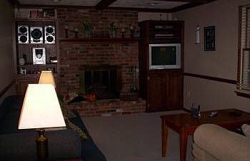 4th image of 402 Mary Ln