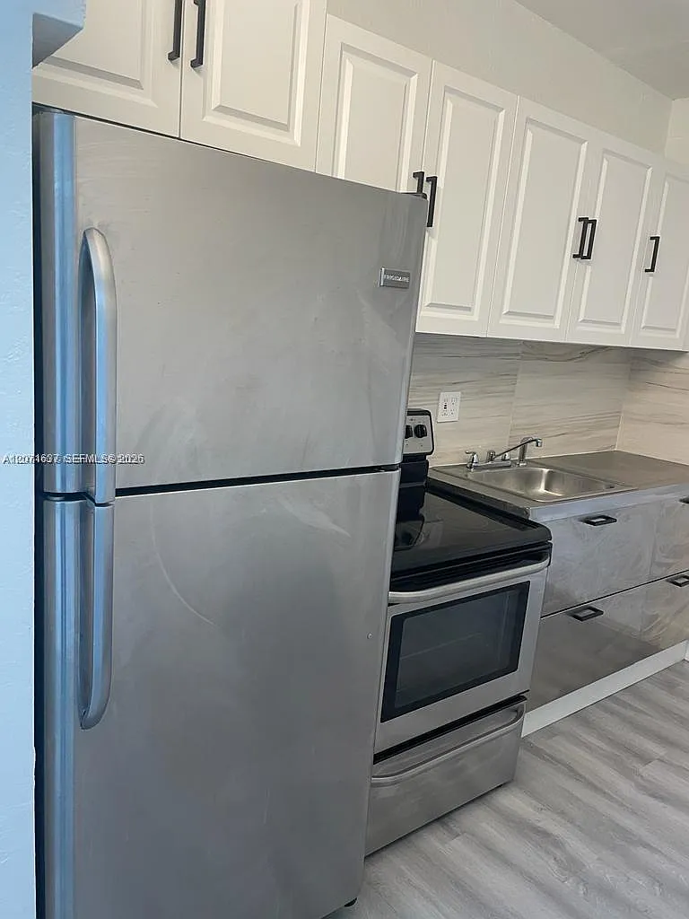 2 bed, 1.0 bath, $2,100 — Photo 4