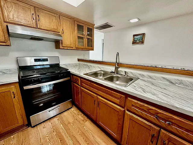 8847 Willis Ave — Photo 9