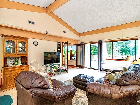3rd image of 6515 83rd Ave SE
