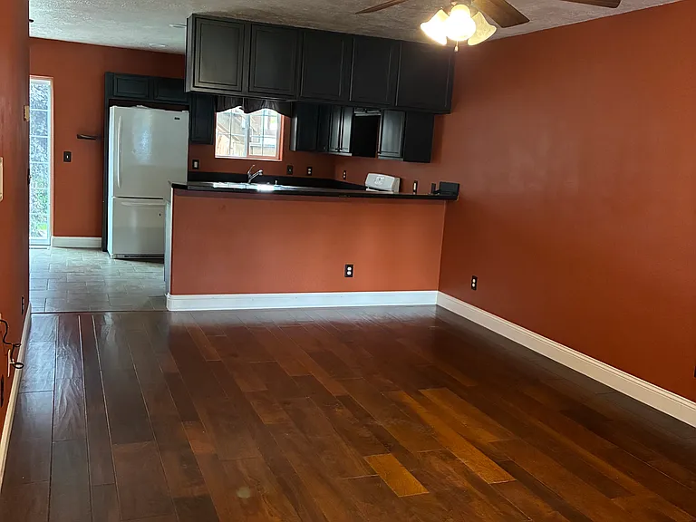 412 S 5th St — Photo 3