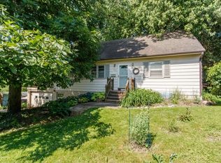 309 Windsor Dr, Iowa City, IA 52245