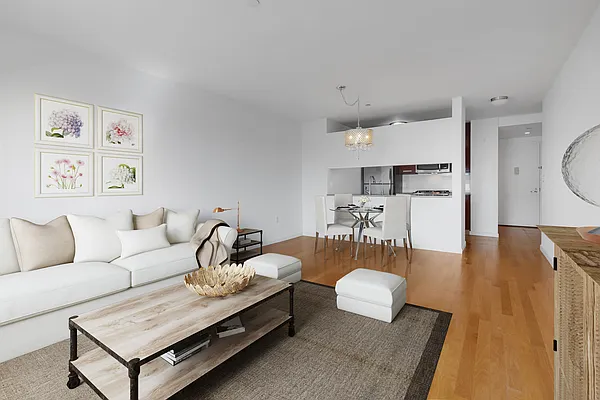 Sold by Bond New York | media 1