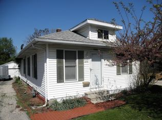 1209 Wilcox St, Joliet, IL 60435