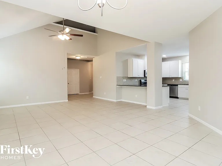 9207 Penfield Dr — Photo 4