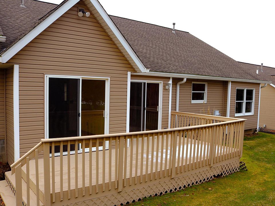 1st image of 326 Oak Grove Ln #326