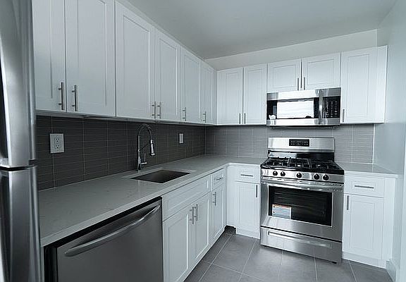 3rd image of 104-60 Queens Blvd APT 2N
