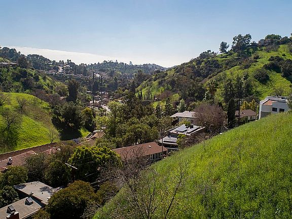 4th image of 4557 Bend Dr