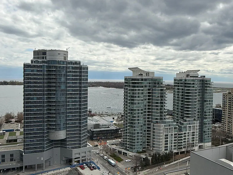 19 Grand Trunk Cres #2915 — Photo 17