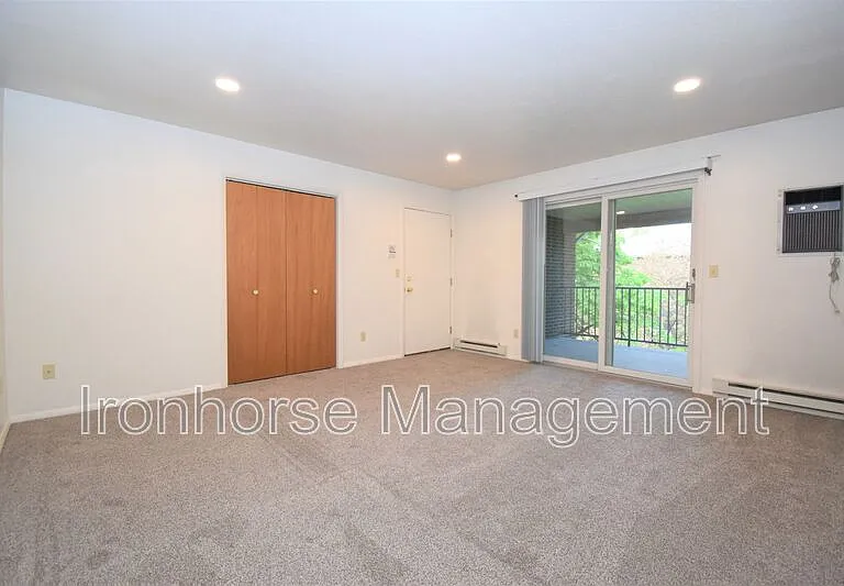 813 W Villard St #78 — Photo 4