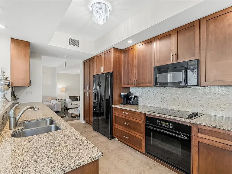 331 Cleveland St #1103 — Photo 14