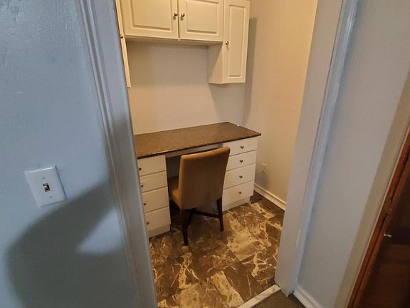 3rd image of 812 W Carolina St APT 9