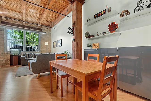 1740 N Maplewood Ave #104 — Photo 3