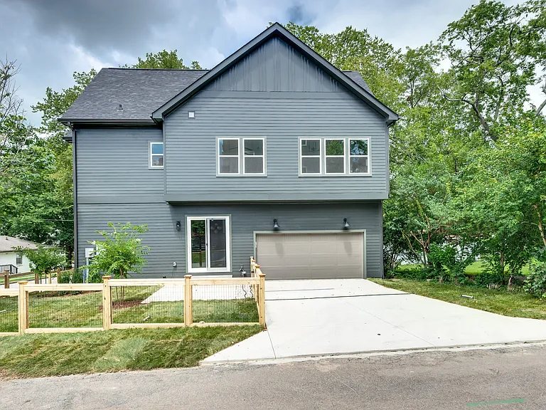 2430 Little Ave — Photo 35
