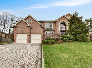 19 Halsey Ln, Closter, NJ 07624