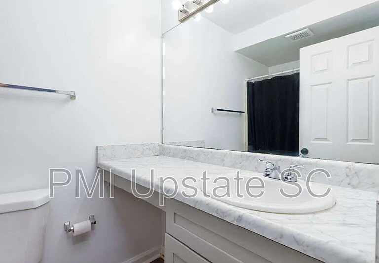 111 Charlestowne Way #B — Photo 9