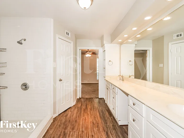 10530 Jaycreek Dr — Photo 11