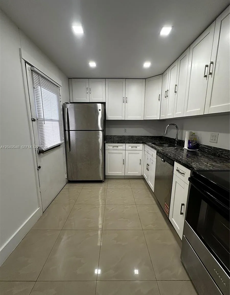 Ensenada Condo Bldg E-Ii — Photo 1