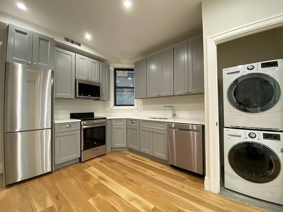 1st image of 221 E 10th St #3
