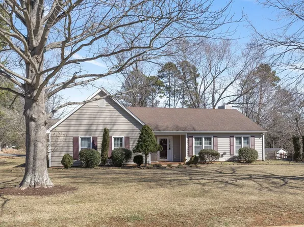 1080 Snowden Dr, Charlottesville, VA 22901