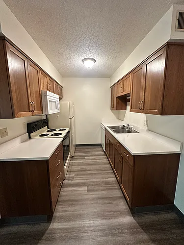 1120 Hancock Dr Photo 1