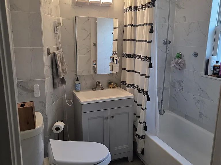 16 Montfern Ave — Photo 9