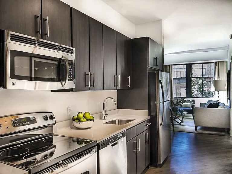 14W Apartments — Photo 14