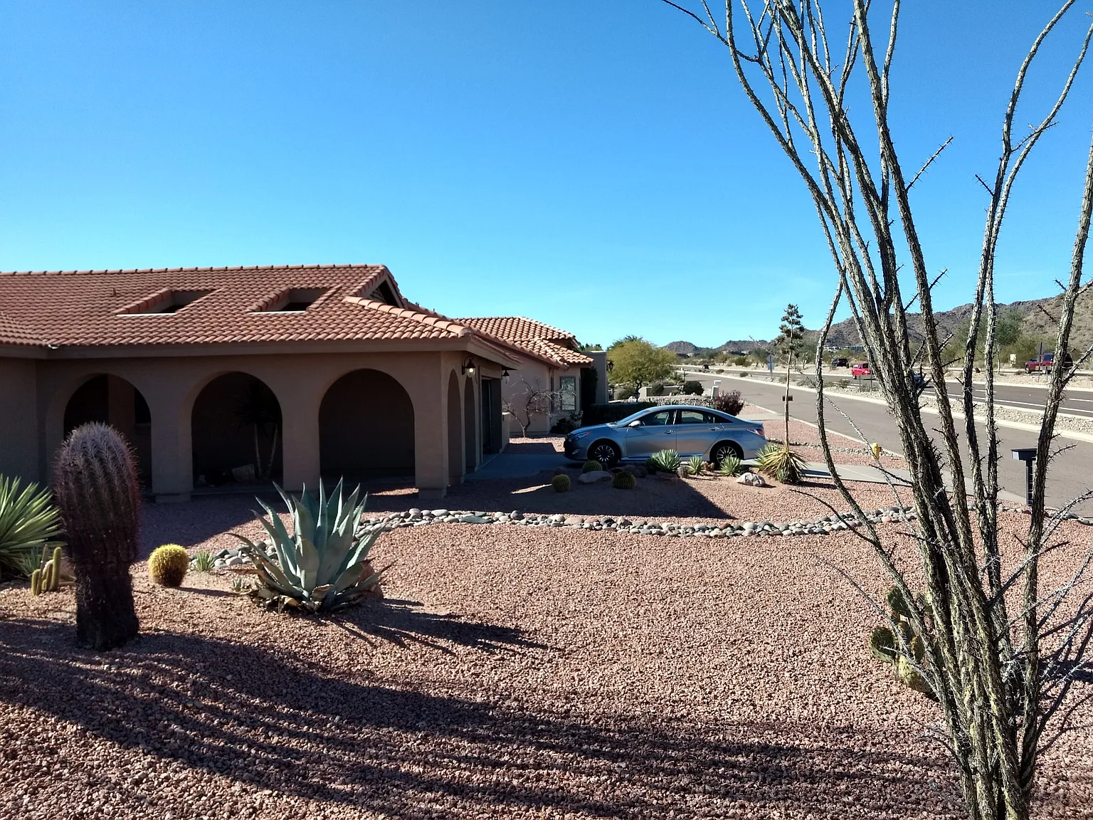 3 bed, 2.5 bath, 2301 sqft, $3,000 — Photo 2