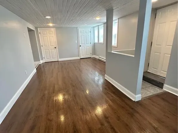 27 Ferncliff Ave #1A, North Providence, RI 02911