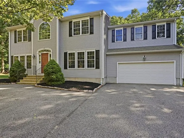 30 Arbor Dr, Coventry, RI 02816