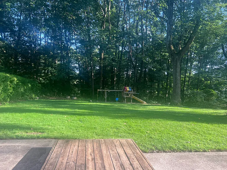 33040 Ledge Hill Dr — Photo 2
