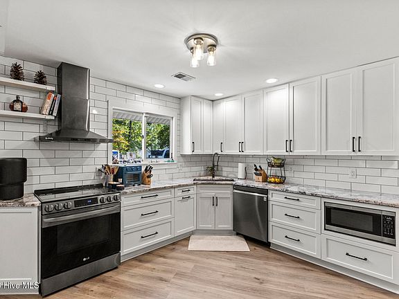 4th image of 216 Hickory Lane