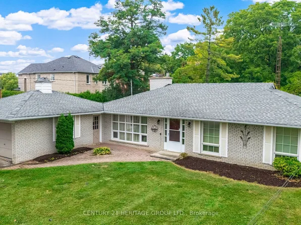 22 Poplar Dr, Richmond Hill, ON L4E 2X6