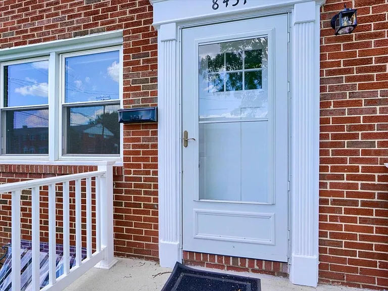 8431 Harris Ave — Photo 2