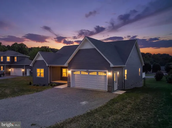 1960 Saw Mill Ct E, McGaheysville, VA 22840