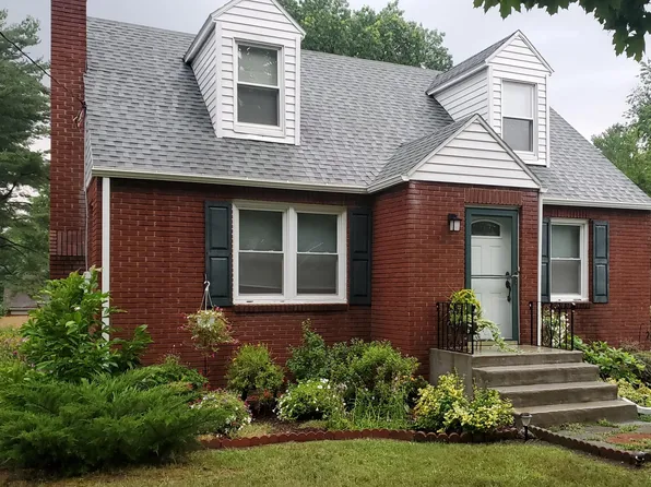 282 Bloomingrove Dr, Troy, NY 12180