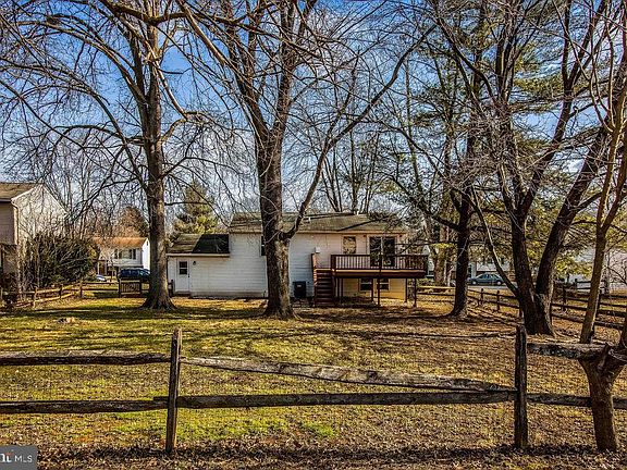 5th image of 105 Glade Blvd