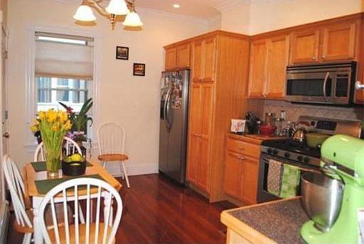 5th image of 709 E 5th St #2