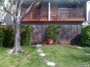 1040 Eleanor Ave, Rohnert Park, CA 94928