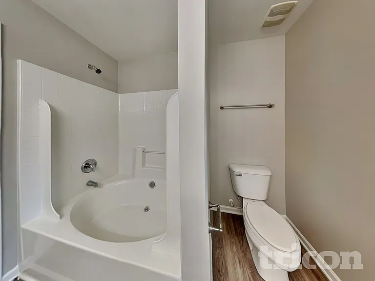 9514 Parkridge Dr — Photo 10