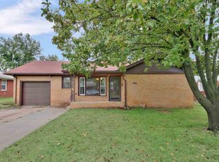 1016 N El Paso Dr, Derby, KS 67037