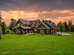 16 Rolling Ridge Dr, East Greenbush, NY 12061