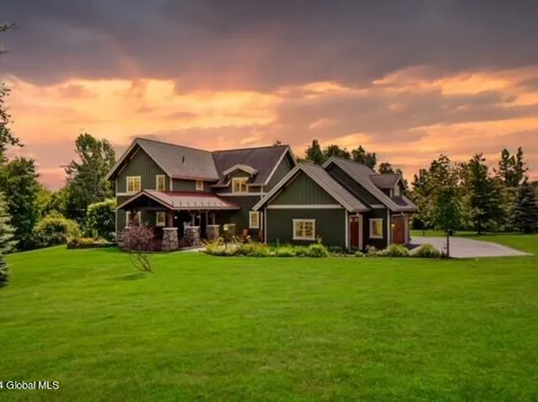 16 Rolling Ridge Drive, East Greenbush, NY 12061