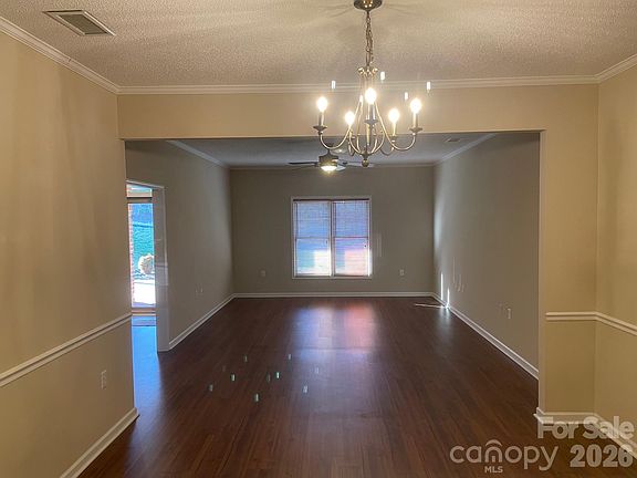 3rd image of 499 26th Ave NE