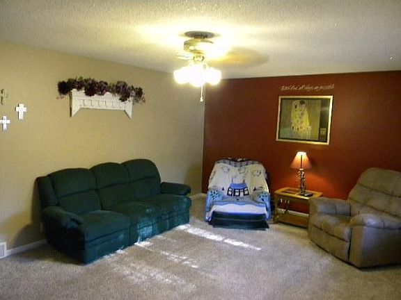 3rd image of 905 Homewood St